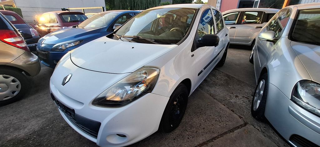 Renault Clio 128.300 km 2.990 &euro; Dortmund 44339