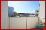 ais GmbH bietet an: 3 Zimmer Wohnung mit Balkon und Einbauküche!