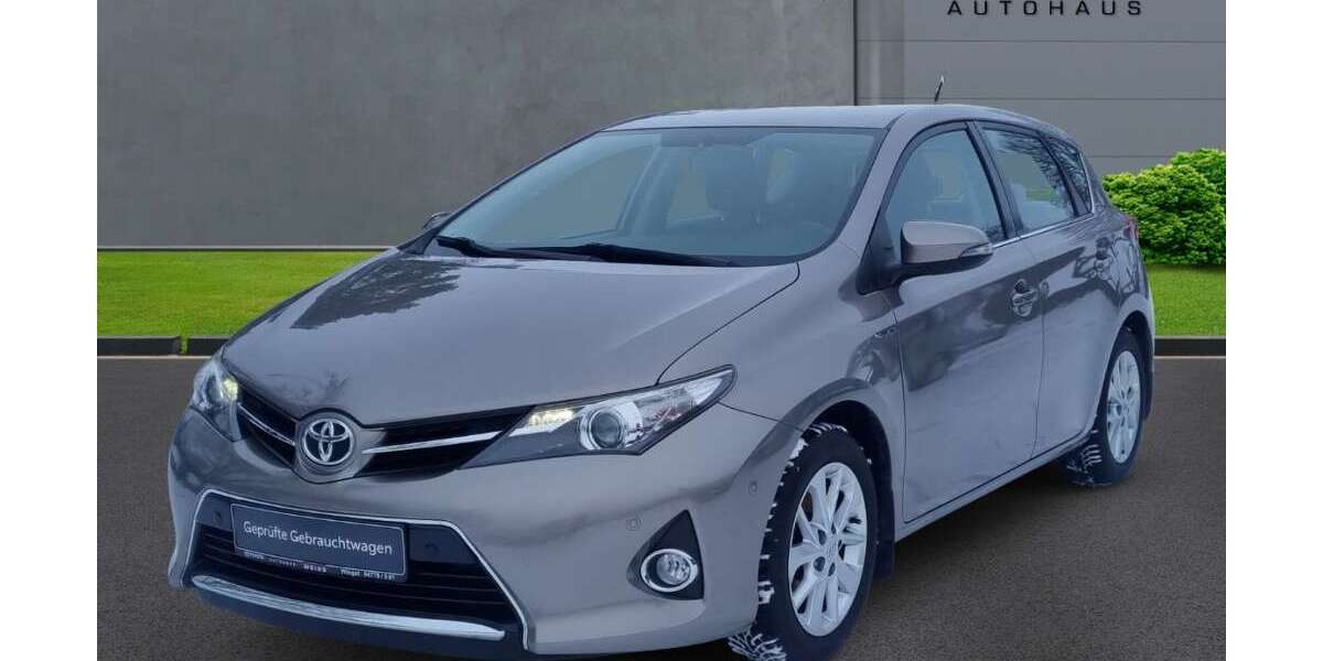 Toyota Auris 136.198 km 8.900 &euro; Wingst 21789