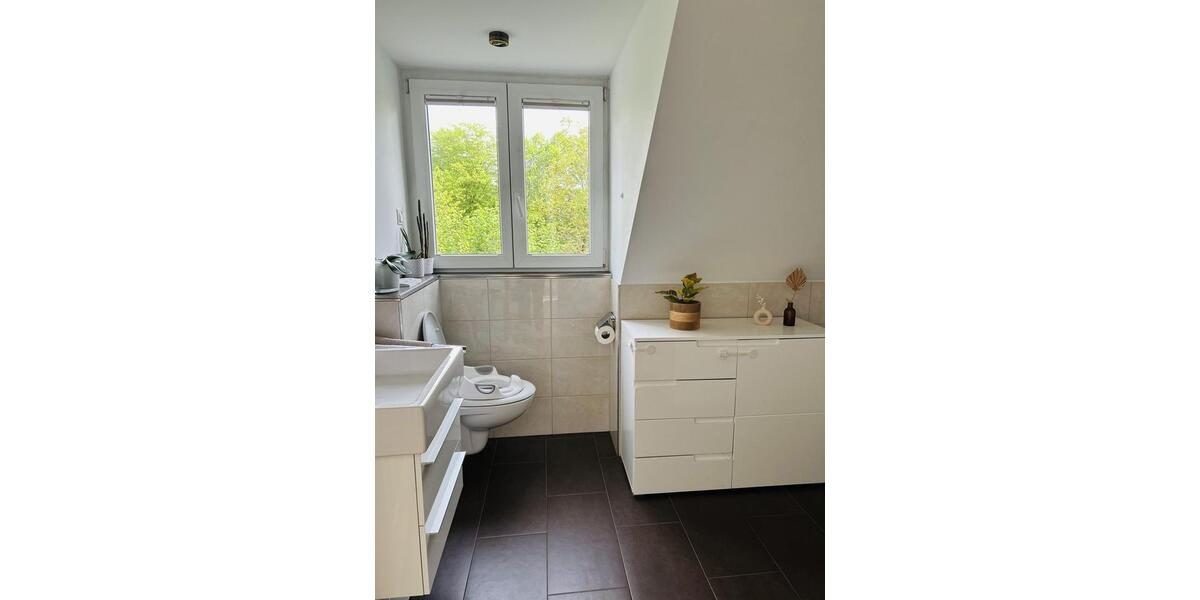 Dachgeschoßwohnung München Pasing-Obermenzing - 4 Zimmer, 98 m&sup2;, 2.250&euro; | Angebot:26610931