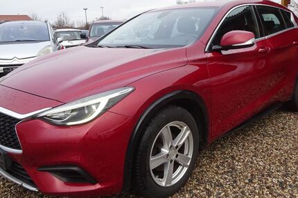 INFINITI Q30 215.993 km 8.500 &euro; Dresden 01219