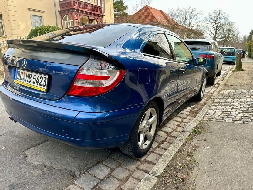 Mercedes-Benz Coupé 123.000 km 4.800 € Dresden 01067