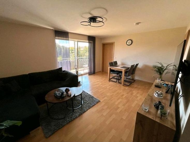 helle 2 Raum Wohnung mit Blick ins Grüne zimmer