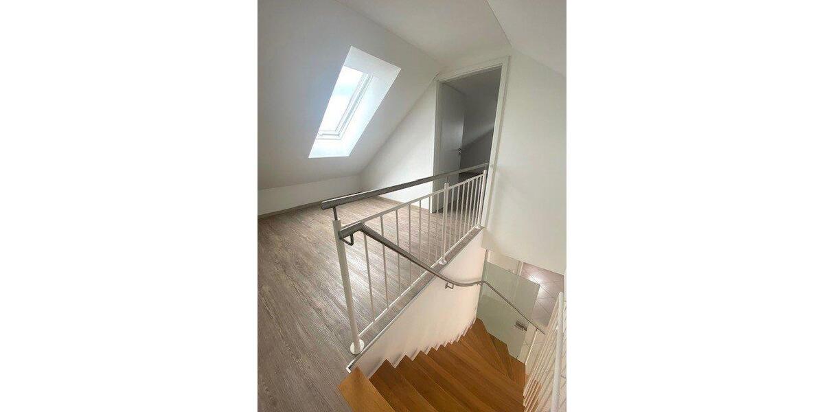 Dachgeschoßwohnung Heroldsbach - 4 Zimmer, 106 m&sup2;, 1.230&euro; | Angebot:26119763