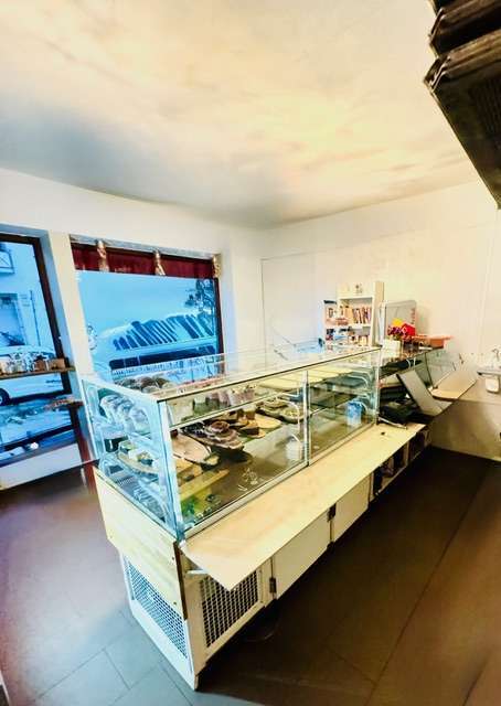 Einzelhandel in München 1.990 € 61 m²