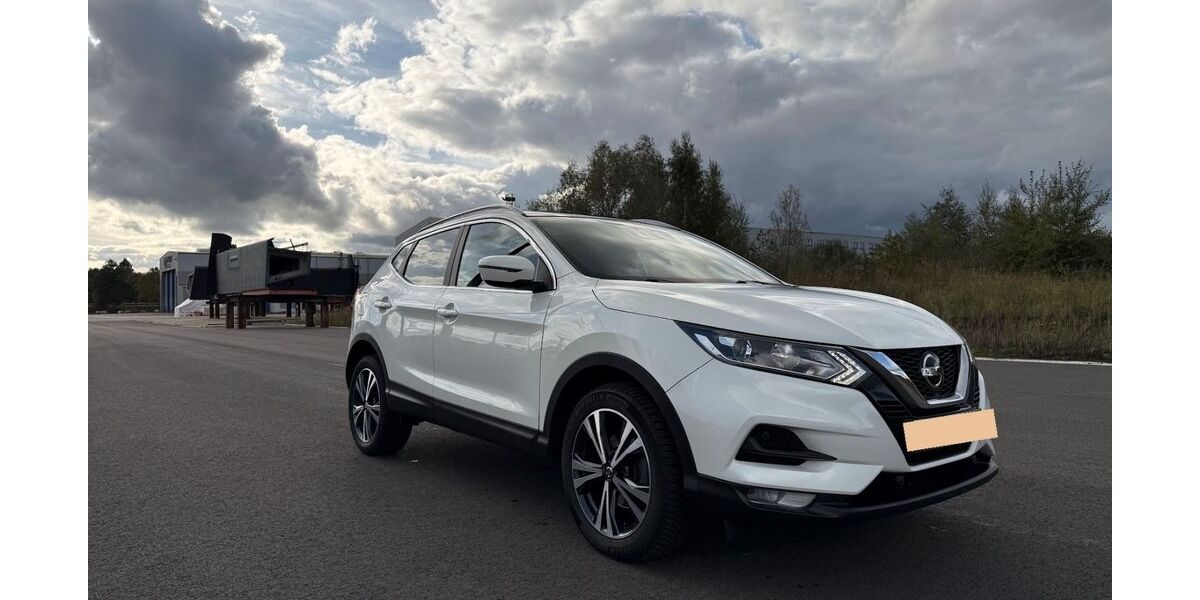 Nissan Qashqai 52.646 km 18.869 &euro; Westoverledingen, Flachsmeer 26810