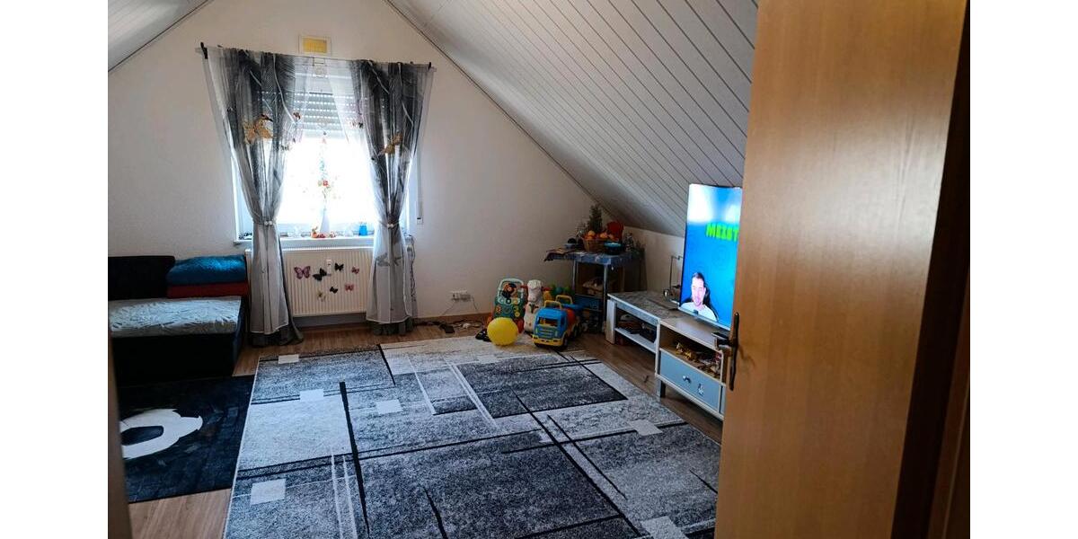 Dachgeschoßwohnung Kastellaun - 4 Zimmer, 105 m&sup2;, 850&euro; | Angebot:26669821