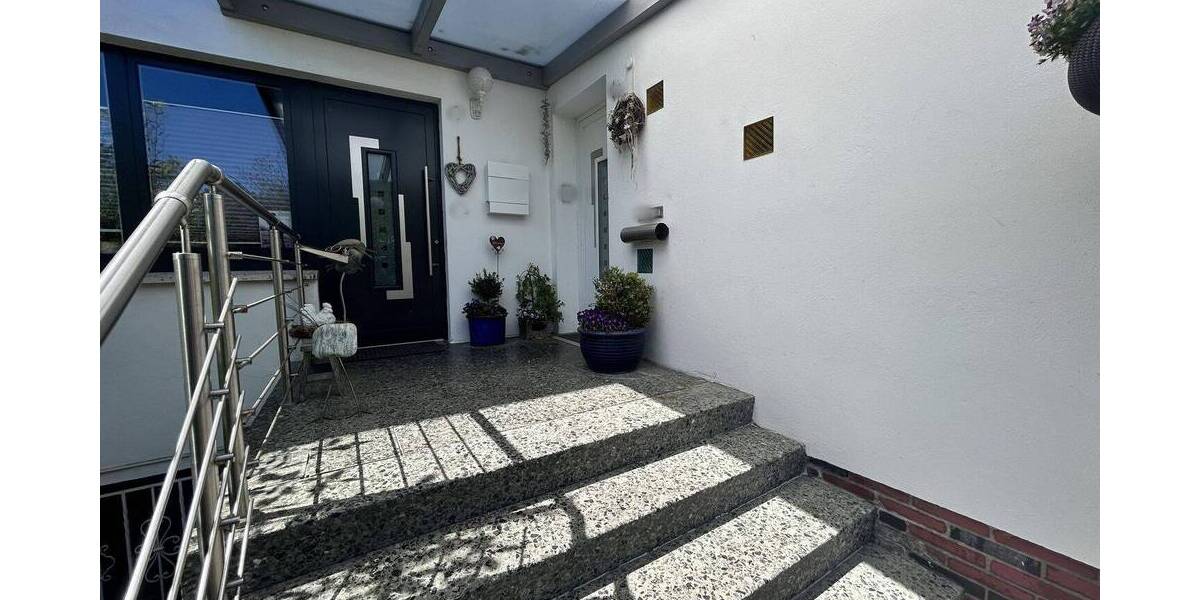 Mehrfamilienhaus, Wohnhaus Porta Westfalica Veltheim - 4 Zimmer, 210 m&sup2;, 200.000&euro; | Angebot:26345553