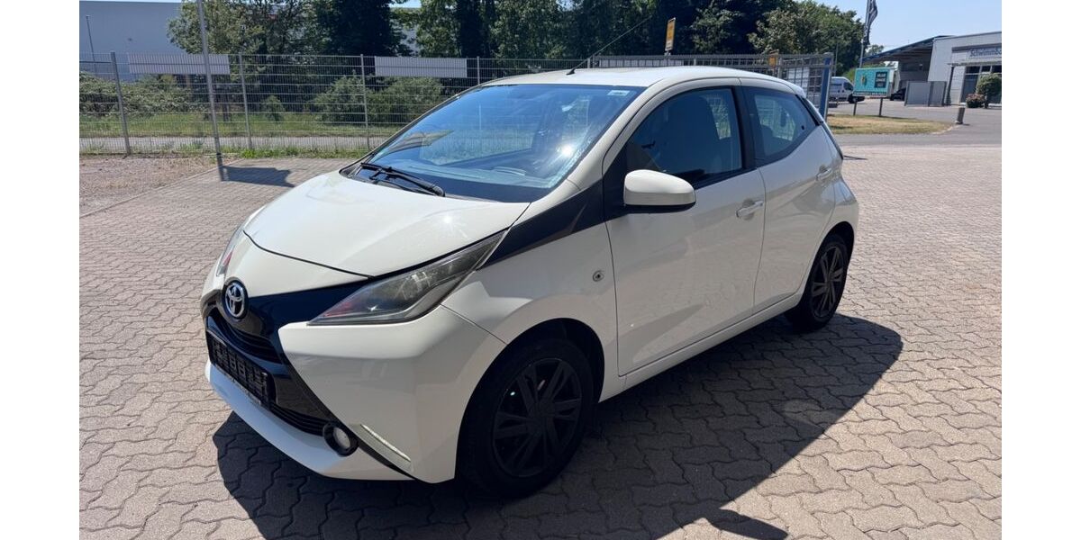 Toyota Aygo (X) 59.500 km 6.999 &euro; Bornheim 76879