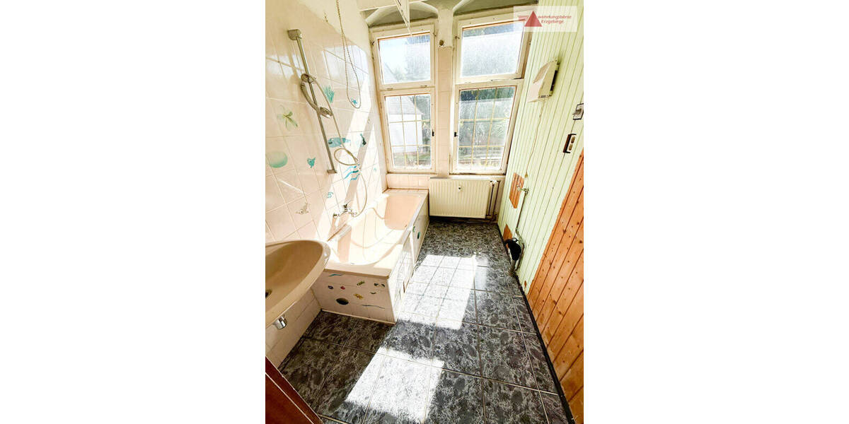 Reihenmittelhaus Zschopau - 9 Zimmer, 210 m&sup2;, 69.000&euro; | Angebot:22452439