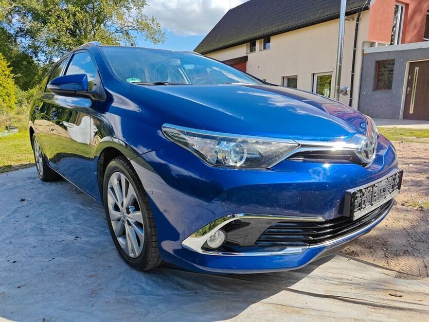 Auris Touring Sports