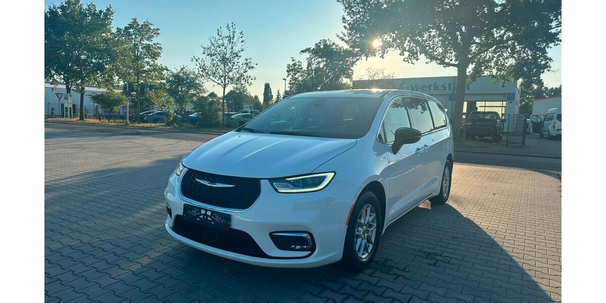 Chrysler Pacifica 22.200 km 43.999 &euro; Schüttorf 48465