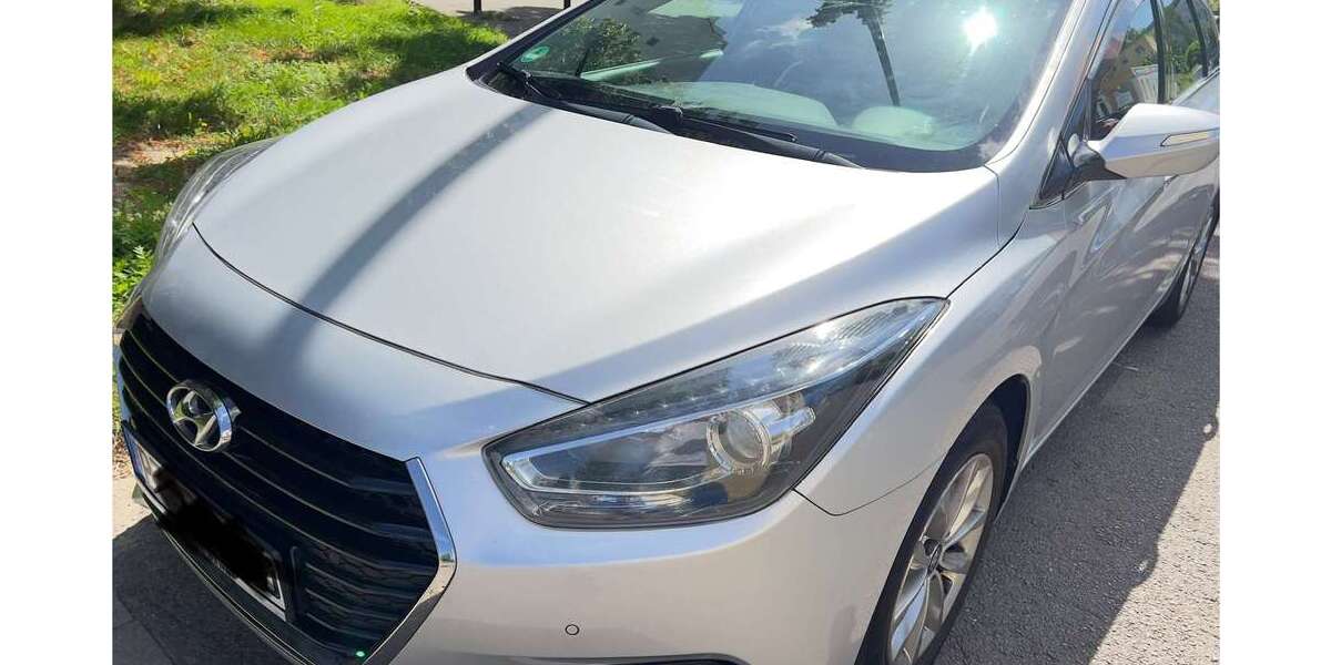 Hyundai i40 109.000 km 10.500 € Hamburg 22145
