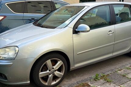 VW Golf 140.000 km 3.999 &euro; Markt Schwaben 85570