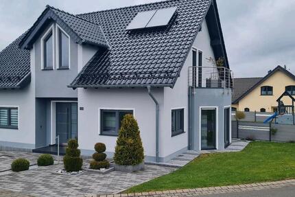 Einfamilienhaus freistehend mit Doppelgarage 7 zimmer