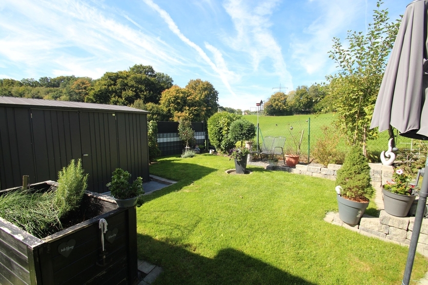 Mit 3D: Einfamilienhaus mit schön angelegtem Garten und dem Blick ins Grüne! 4 zimmer