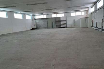 Halle in Wetzlar 2.320 € 590 m² zimmer