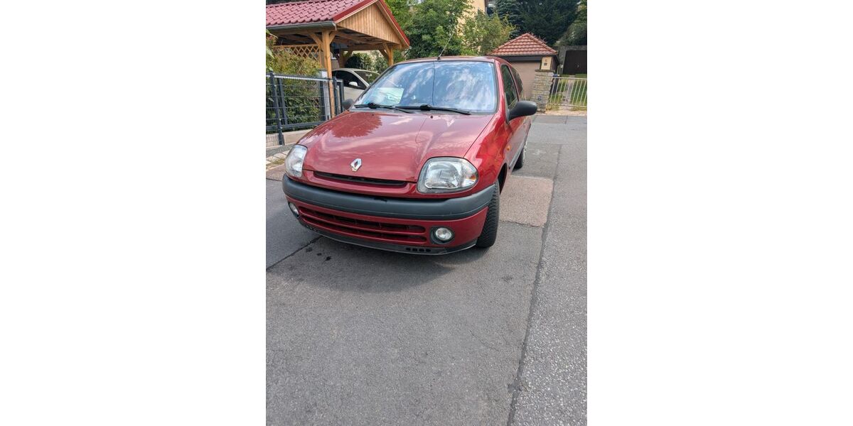 Renault Clio 96.000 km 1.100 &euro; Dresden 01157