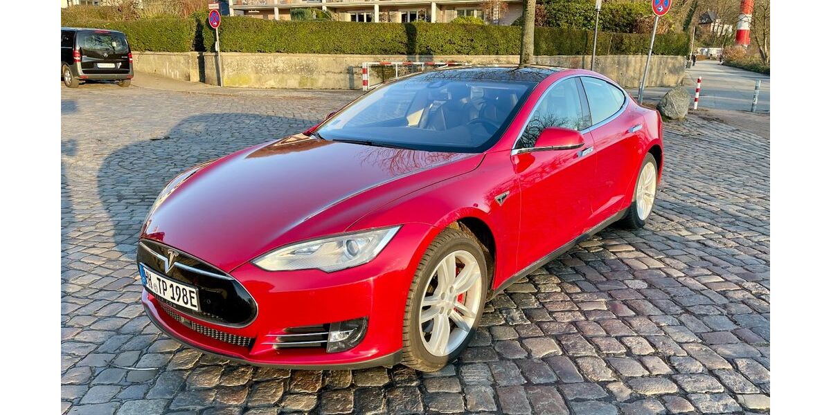 Tesla Model S 179.000 km 19.000 &euro; Hamburg 22587