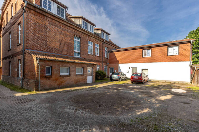 Wertsteigerungspotenzial für Investoren! Mehrfamilienhaus mit 10 WE in Hagenow