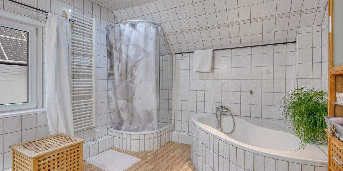 Doppelhaushälfte Düsseldorf Wittlaer - 2 Zimmer, 89 m&sup2;, 439.000&euro; | Angebot:23957253