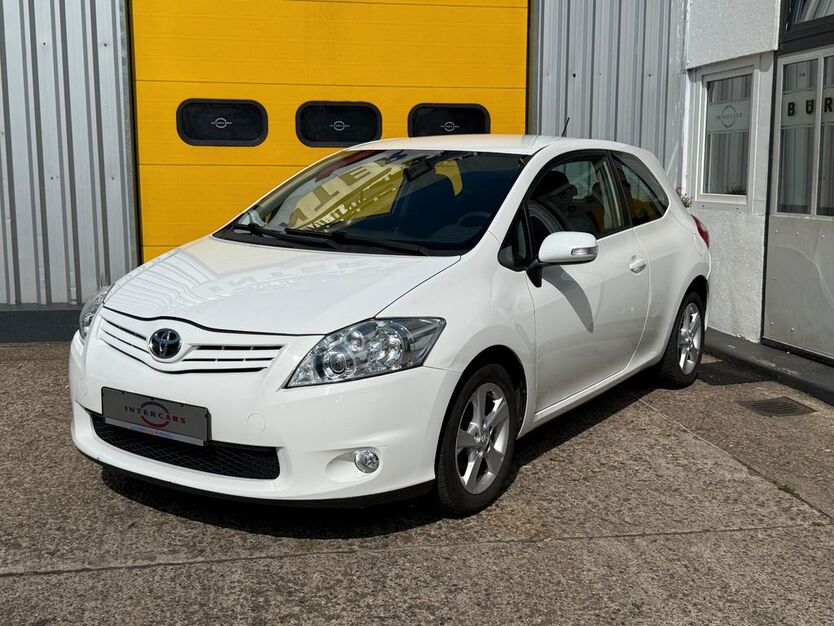Toyota Auris 129.000 km 4.900 € Krefeld 47799
