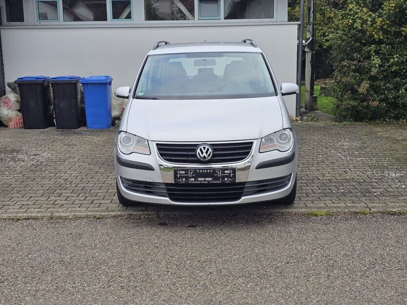 VW Touran 258.210 km 4.200 € Tuttlingen 78532