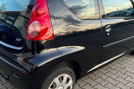 Peugeot 107 203.000 km 1.400 &euro; Karlsruhe 76185