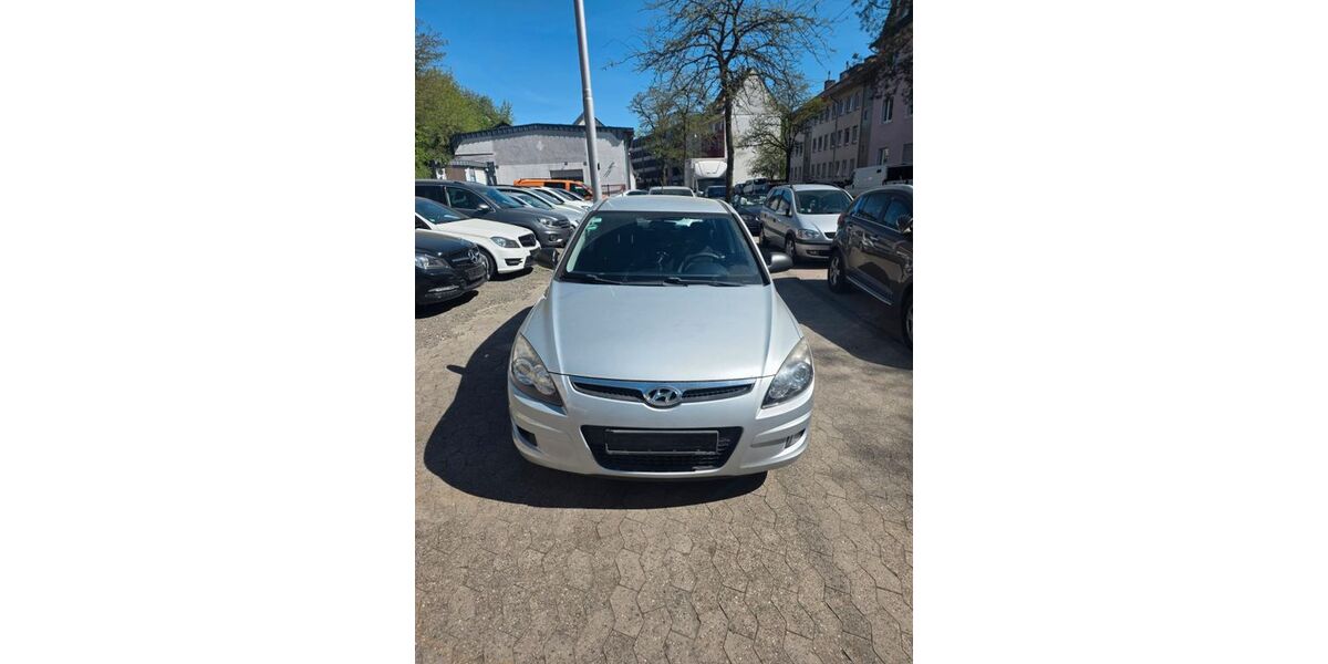 Hyundai i30 172.000 km 2.900 &euro; Saarbrücken 66115