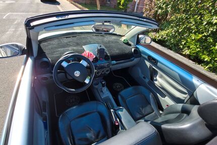 VW New Beetle 125.000 km 2.150 &euro; Limeshaiin 63694