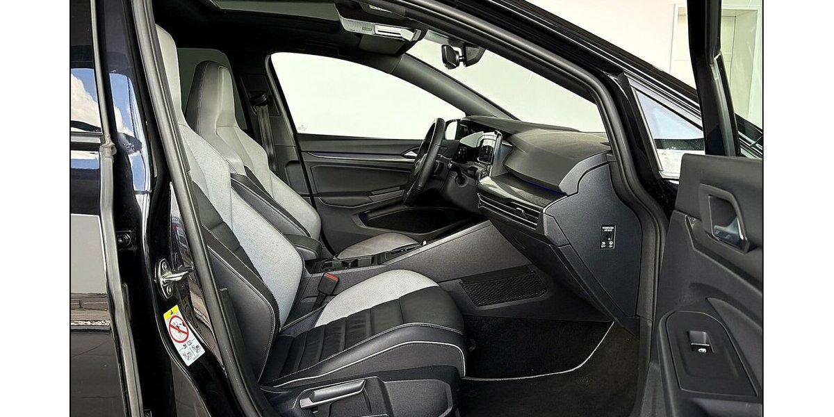 VW Golf VIII GTD LED Pano Kamera VirtualCockpit ACC 49.999 km 33.990 &euro; Stade 21682