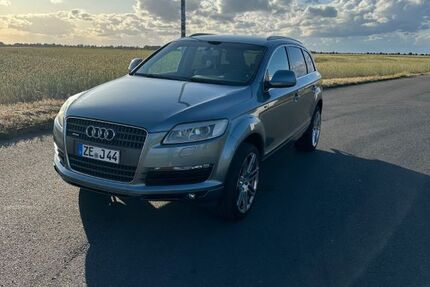 Audi Q7 282.000 km 7.500 &euro; zerbst 39261