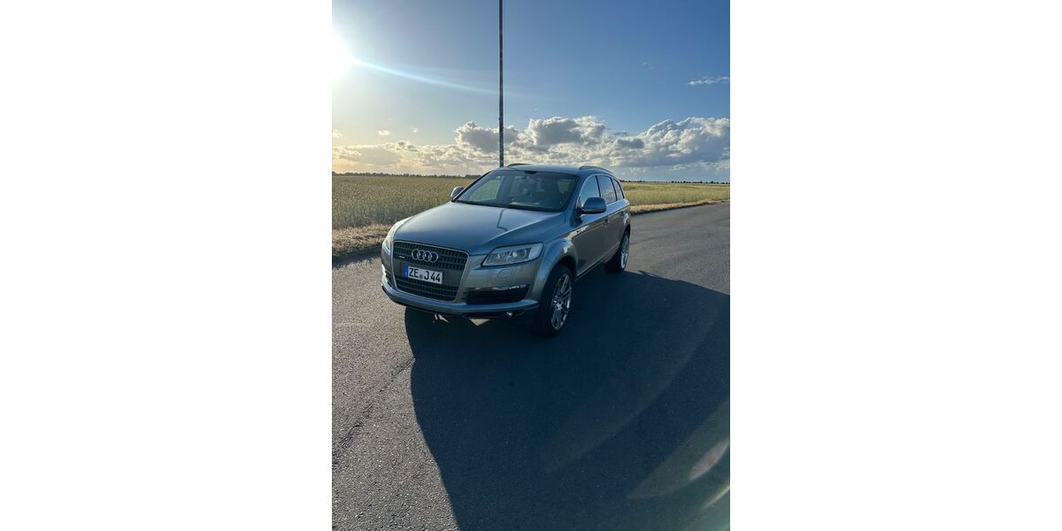 Audi Q7 282.000 km 7.500 &euro; zerbst 39261