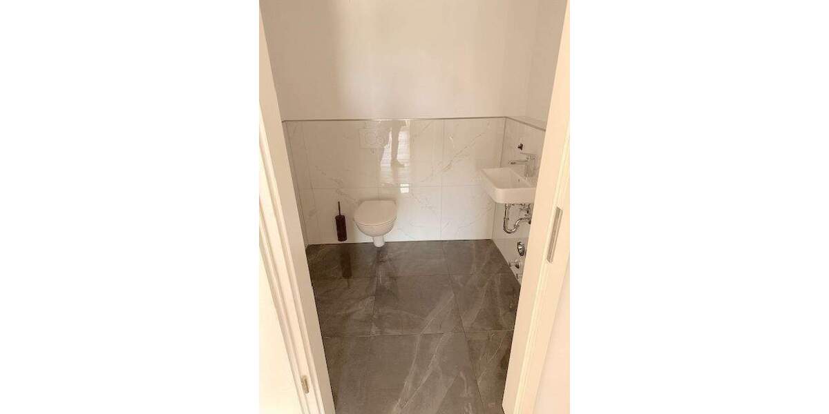 Etagenwohnung Kaarst Vorst - 3 Zimmer, 138 m&sup2;, 2.070&euro; | Angebot:26554982