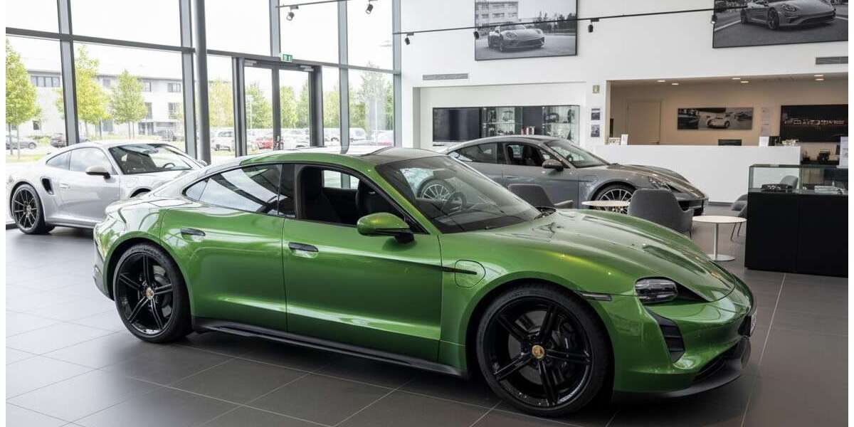 Porsche Taycan 14.962 km 87.900 &euro; München 80997