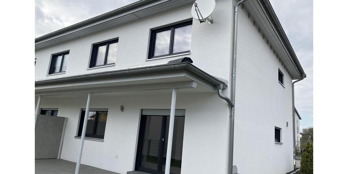 Doppelhaushälfte Irchenrieth - 4 Zimmer, 120 m&sup2;, 1.100&euro; | Angebot:26335223
