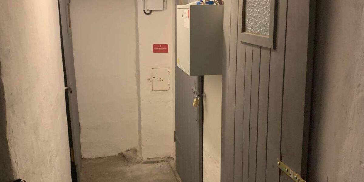 HOTSPOT Jungen Wohnens & Arbeitens: Linden-Mitte, vermietetes 8 Familienhaus zzgl. Büro-Nebengebäude 2 zimmer