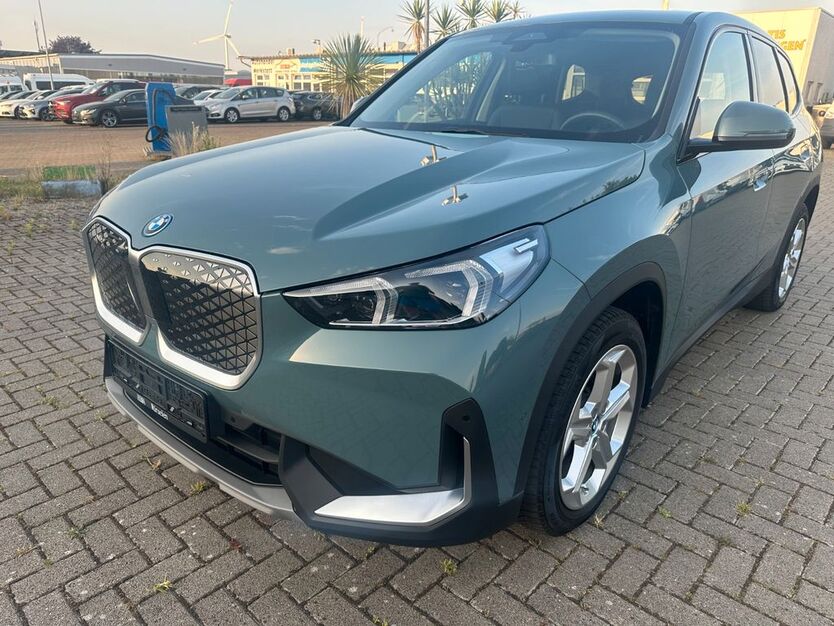 BMW iX1 25.000 km 38.499 € würselen 52146
