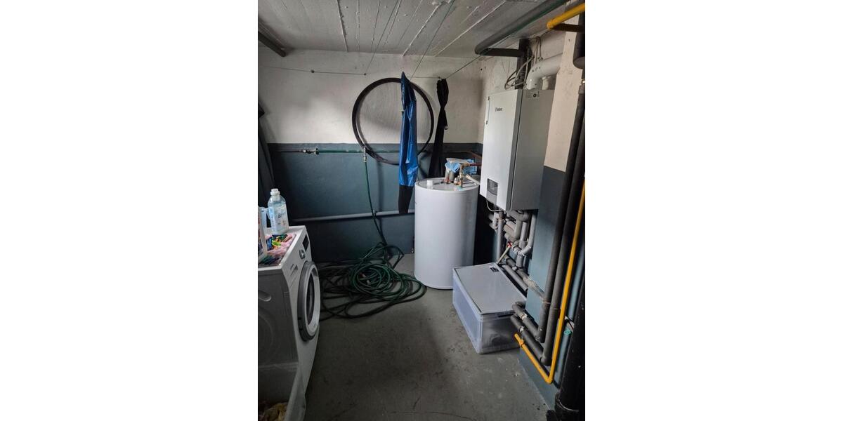 Vermiete gesamtes Haus mit separaten Eingängen mit DGNutzung 7 zimmer