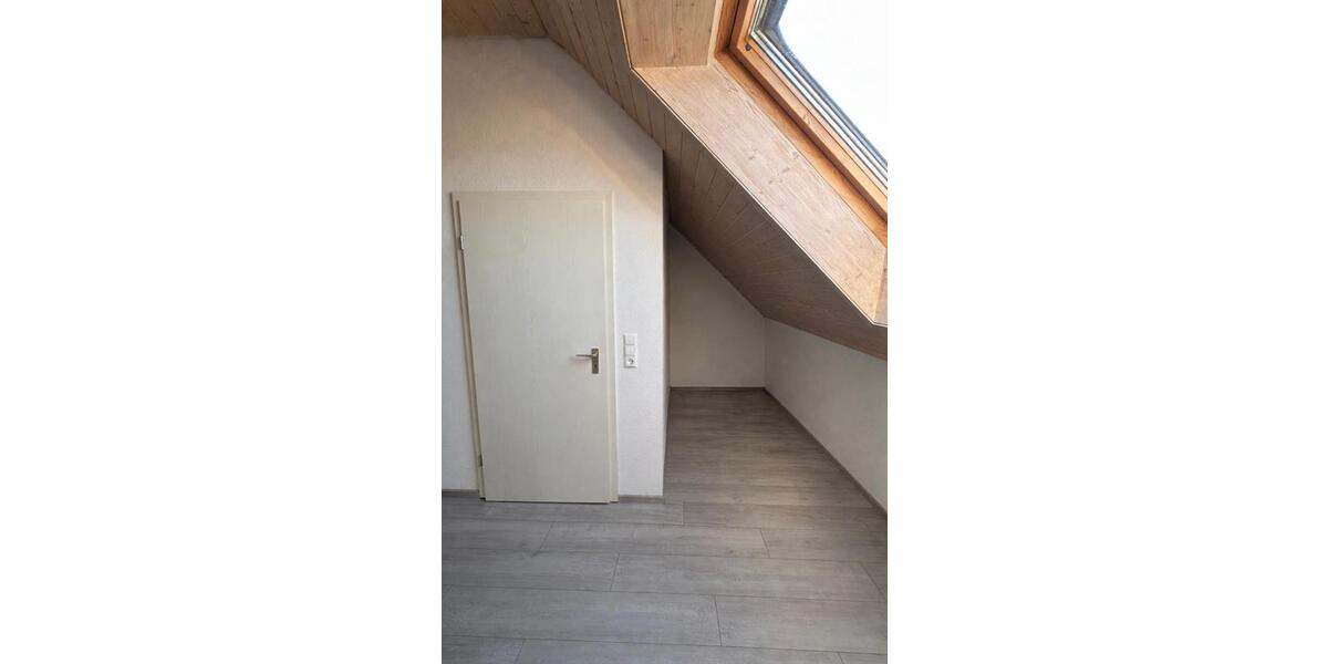 Dachgeschoßwohnung Haigerloch - 4 Zimmer, 77 m&sup2;, 260.000&euro; | Angebot:25813093