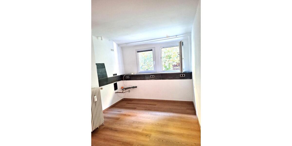 Dachgeschoßwohnung Saarbrücken St. Arnual - 4 Zimmer, 77 m&sup2;, 135.000&euro; | Angebot:27161381