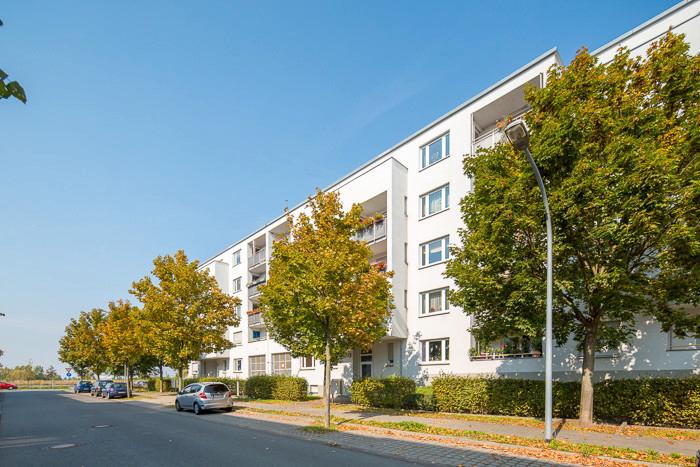 schöne 3-Zimmer-Wohnung mit 2 Balkonen und neuer Einbauküche zimmer