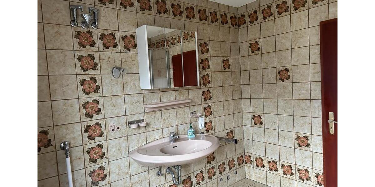 3 ZKB Wohnung *laufende Sanierungsarbeiten* 5 zimmer