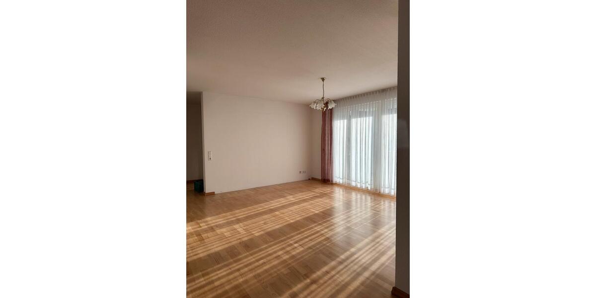 Erdgeschoßwohnung Eningen unter Achalm - 4.5 Zimmer, 111 m&sup2;, 1.450&euro; | Angebot:24466324