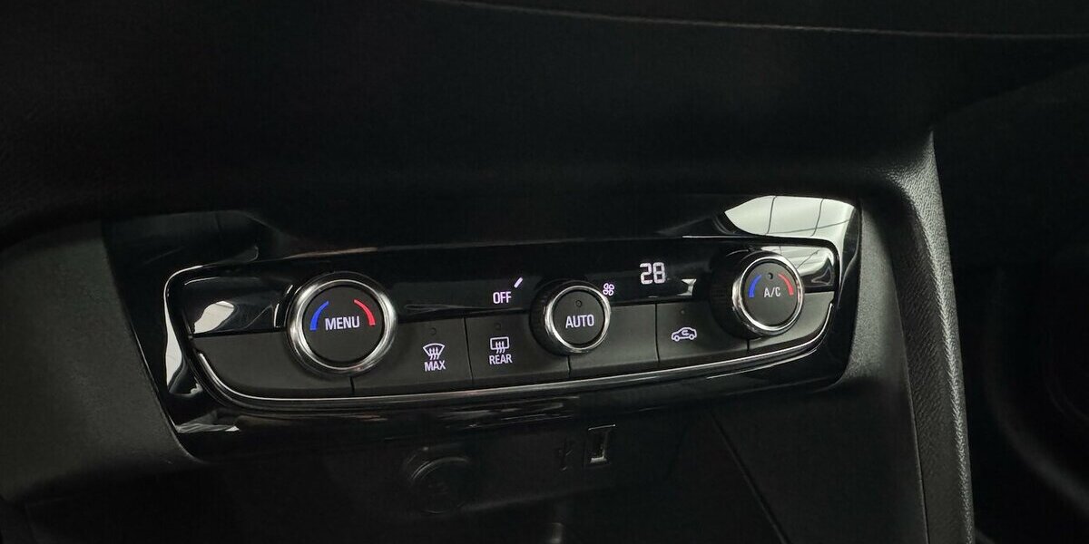 Opel Corsa e Edition 136 50 KWh Carplay 23.100 km 13.250 &euro; Lich 35423