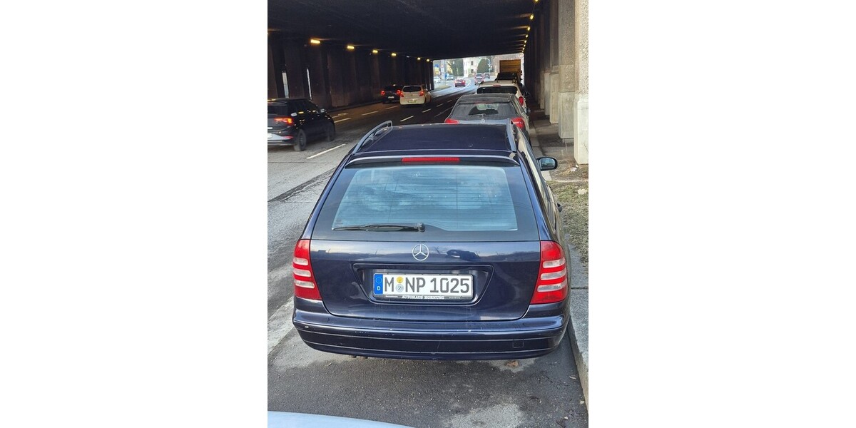 Mercedes-Benz C-Klasse 118.000 km 3.700 &euro; München 80313