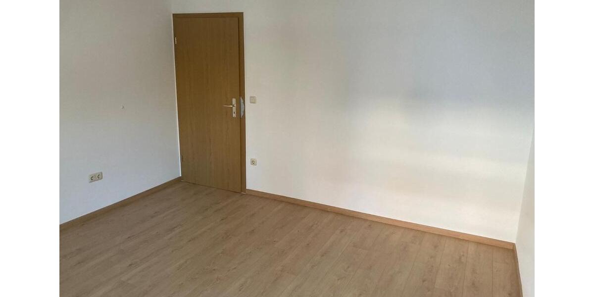 Erdgeschoßwohnung Wiesau Kornthan - 3 Zimmer, 73 m&sup2;, 475&euro; | Angebot:25960438