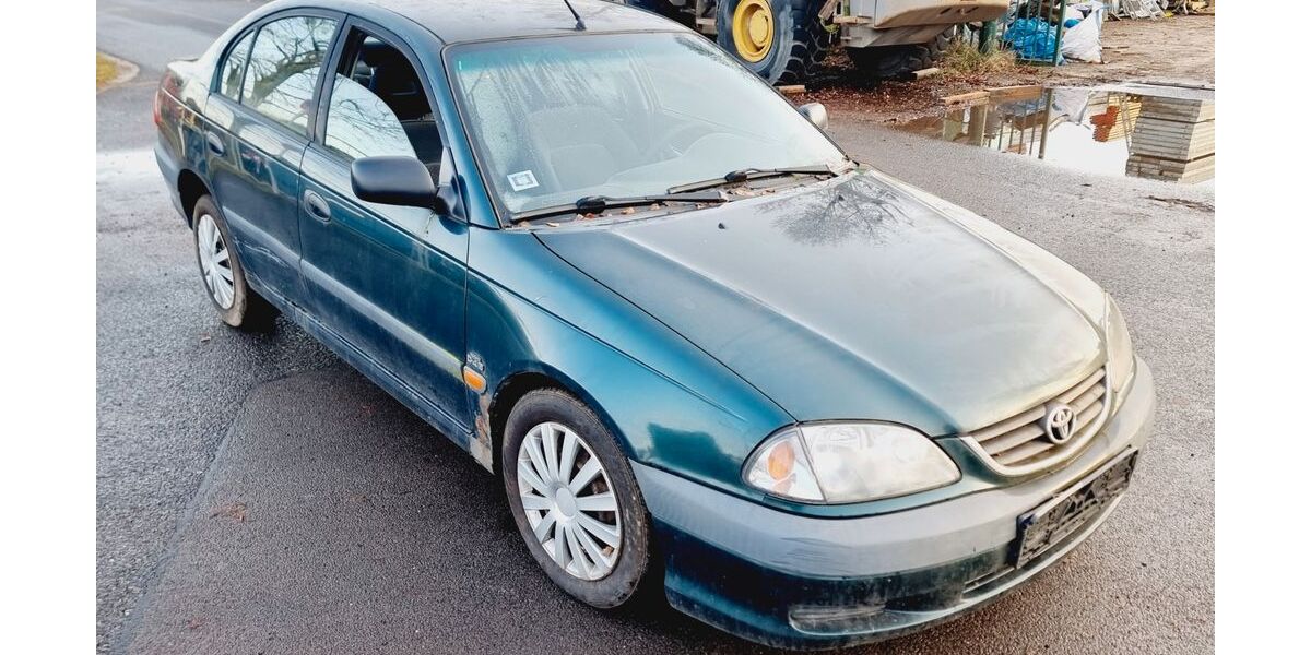 Toyota Avensis 169.878 km 1.200 &euro; Berlin 13629