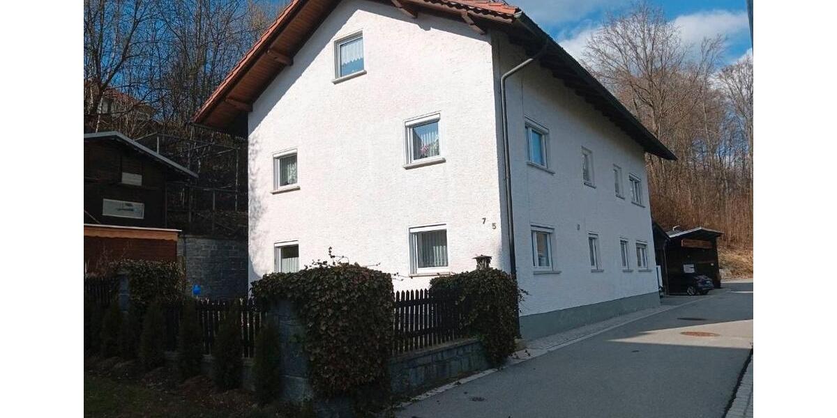 Einfamilienhaus Regen - 8 Zimmer, 200 m&sup2;, 215.000&euro; | Angebot:26780706