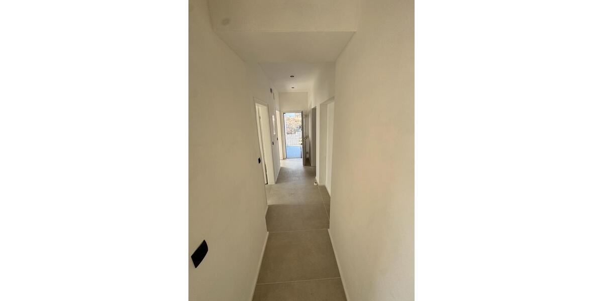 Erdgeschoßwohnung Hennef (Sieg) - 3 Zimmer, 80 m&sup2;, 1.000&euro; | Angebot:25405158